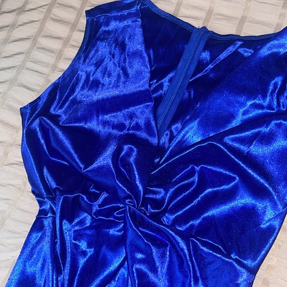 New Amazon Blue Satin Midi Formal Sleeveless V-Neck Dress - Picture 5 of 6